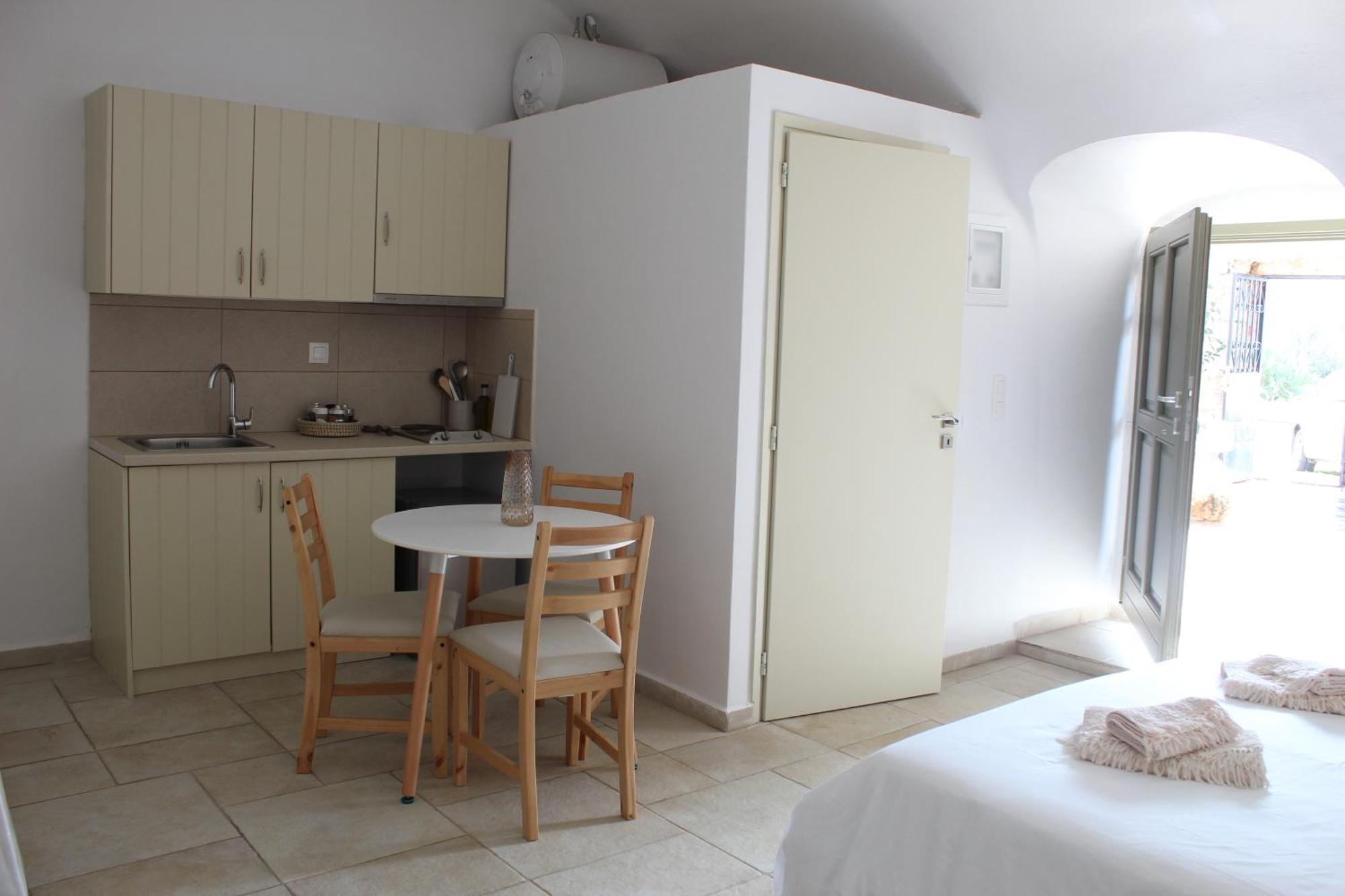 200 Year Old 'kamara Suite' With Private Garden *